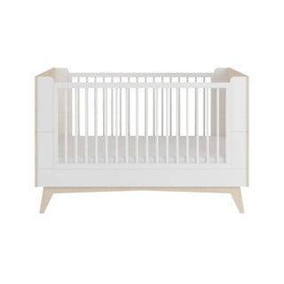 Balta bērnu gultiņa ar bērzkoka imitāciju 70x140 cm So Sixty – BELLAMY