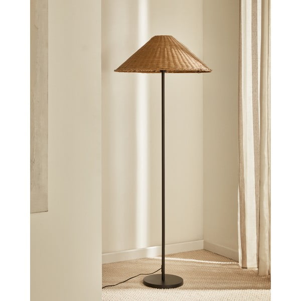Melna/dabīga toņa stāvlampa ar rotangpalmas abažūru (augstums 154 cm) Urania – Kave Home-image-1