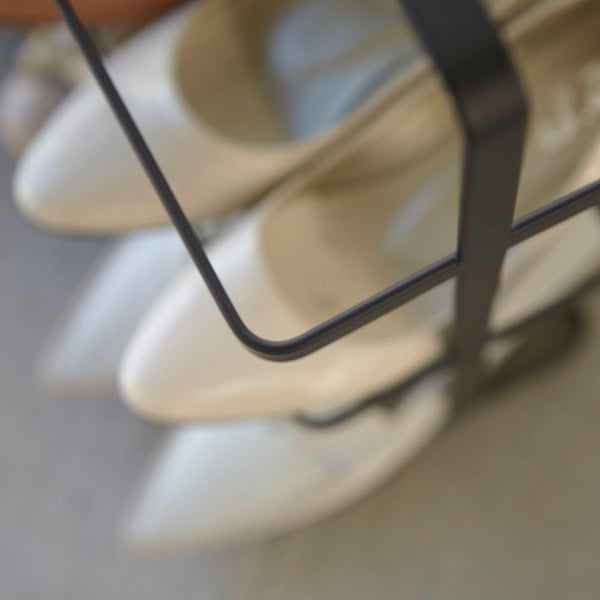 Melns metāla apavu statīvs Tower Shoe Rack – YAMAZAKI-image-3