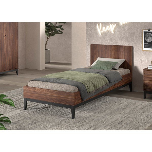Tumša dabīga toņa vienvietīga gulta no skaidu plāksnēm ar riekstkoka imitāciju bez režģa 90x200 cm Ilyas – Vipack-image-1