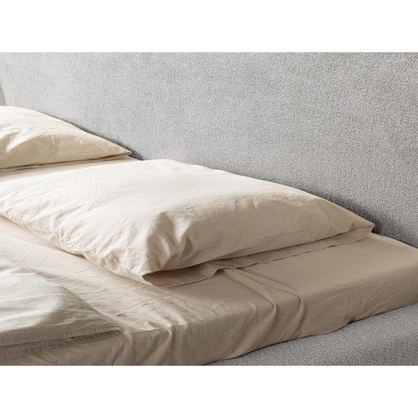 Gaiši pelēka polsterēta divvietīga gulta ar redelēm 140x200 cm Makana – Makamii-image-1