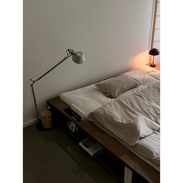 Brūnā divguļamā gulta no priedes koka ar režģi 180x200 cm Ziggy – Karup Design-image-1