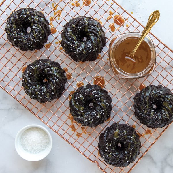 Cepšanas forma 6 mini kūciņām Nordic Ware Remous, 0,7 l-image-1