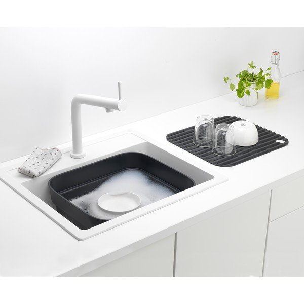 Tumši pelēka plastmasas trauku mazgāšanas bļoda ar žāvētāju SinkSide – Brabantia-image-4