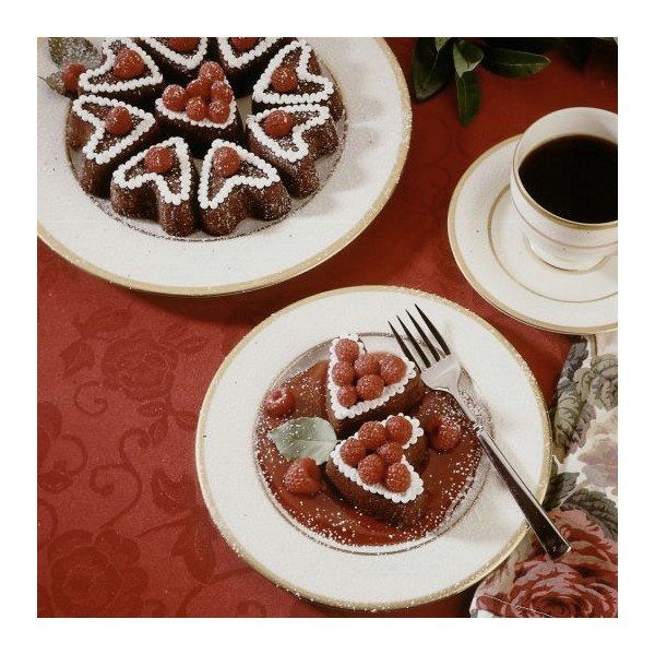 Cepšanas veidne 6 mini kūciņām vara krāsā Nordic Ware Valentine, 500 ml-image-1