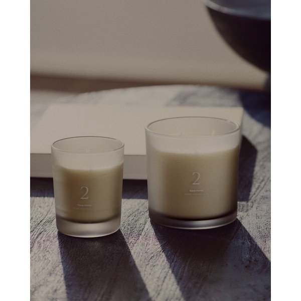 Aromātiskā svece degšanas laiks 50 h Sweet Vanilla – Kave Home-image-2