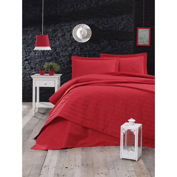 Sarkans stepēts gultas pārklājs divguļamai gultai 220x240 cm Monart – Mijolnir