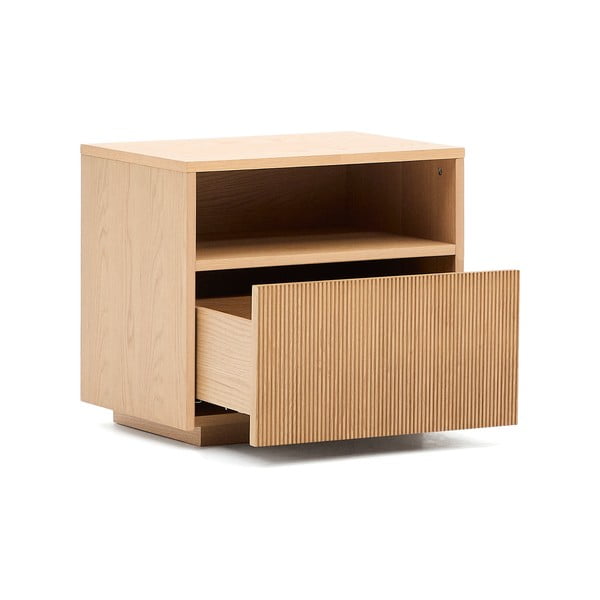 Dabīga toņa naktsskapītis ar ozolkoka imitāciju Helvine – Kave Home-image-4