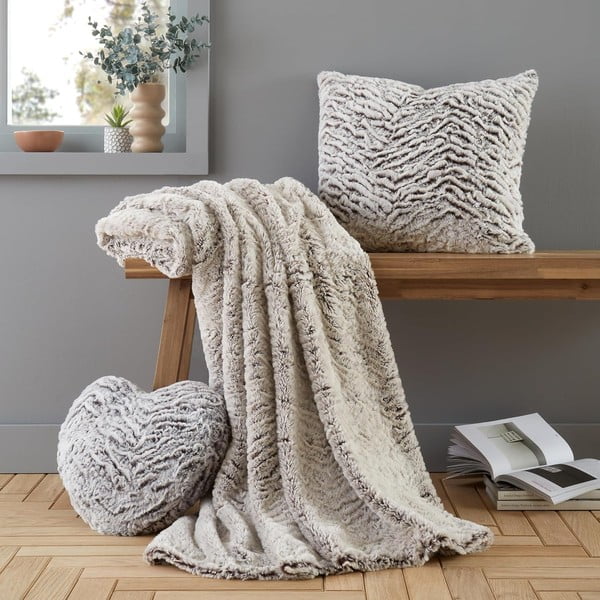 Dekoratīvais spilvens no mākslīgās kažokādas 43x43 cm Wolf Faux Fur – Catherine Lansfield-image-3