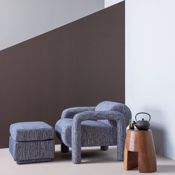 Dūmakaini zils polsterēts kāju soliņš Lou – WOOOD-image-3