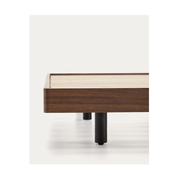 Brūna bērza masīvkoka divvietīga gulta bez galvgaļa ar redelēm 180x200 cm Norlen – Kave Home-image-2