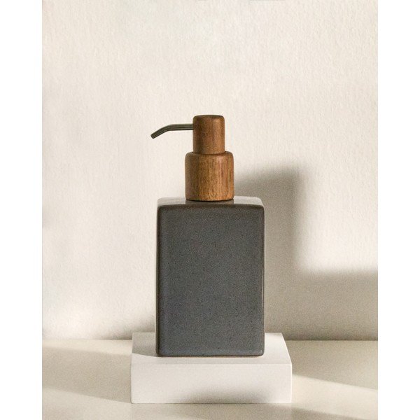 Tumši zils keramikas ziepju dozators Silvet – Kave Home-image-1