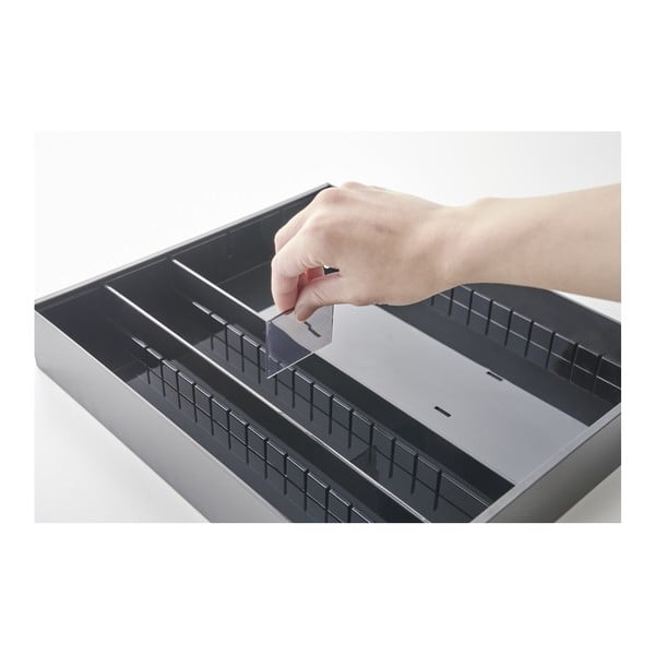 Melns plastmasas organizators atvilktnei 47,5 x 35 cm – YAMAZAKI-image-3