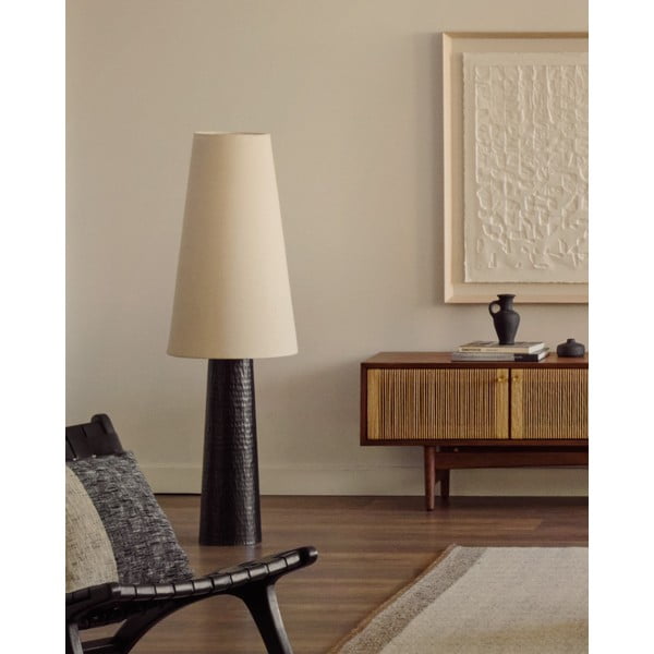 Melna/krēmkrāsas stāvlampa ar auduma abažūru (augstums 129 cm) Senni – Kave Home-image-2