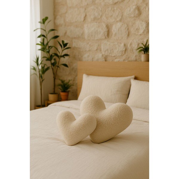 Dekoratīvais spilvens 38x33 cm Teddy Kalp – Mioli Decor-image-1