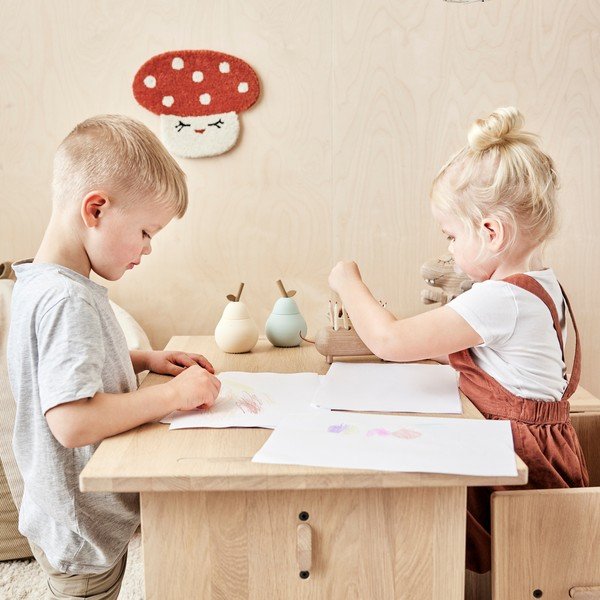 Piparmētru zaļa silikona bērnu krūze Pear – OYOY Mini-image-2