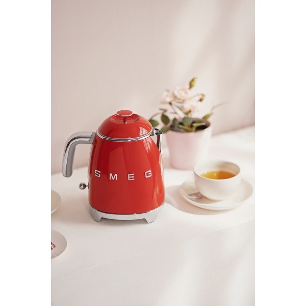 Sarkana nerūsējošā tērauda elektriskā tējkanna 800 ml Retro Style – SMEG-image-2