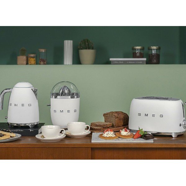 Matēti balta elektriskā tējkanna 1,7 l 50's Retro Style – SMEG-image-3