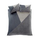 Pelēka divguļamā flīsa gultas veļa 200x200 cm Cosy Larsson Geo – Catherine Lansfield