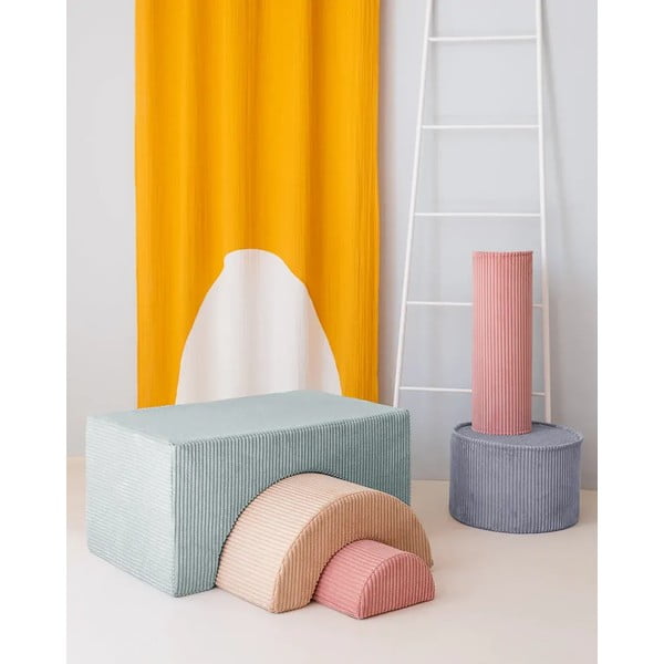 Rozā velveta bērnu dīvāna spilvens Roll – Wigiwama-image-1