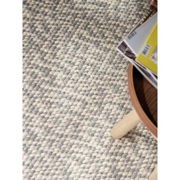 Gaiši pelēks/krēmkrāsas ar rokām darināts vilnas paklājs 140x200 cm Lyon Beans – Elle Decoration-image-2