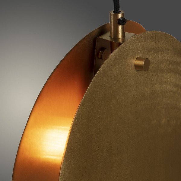 Zelta krāsas piekaramā lampa ar metāla abažūru Monica – Kave Home-image-2