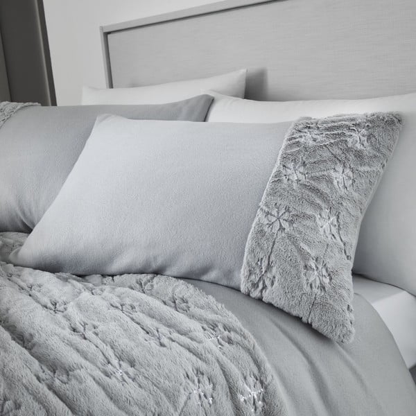 Pelēka mikroplīša gultasveļa Catherine Lansfield Cosy Snowflake, 200 x 200 cm-image-1