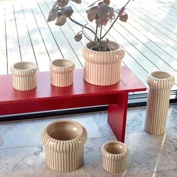 Sarkans masīvkoka sols Kotai – OYOY Living Design-image-1