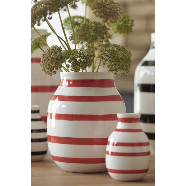 Balti sarkana keramikas vāze ar svītrām Kähler Design Omaggio, augstums 20,5 cm-image-1