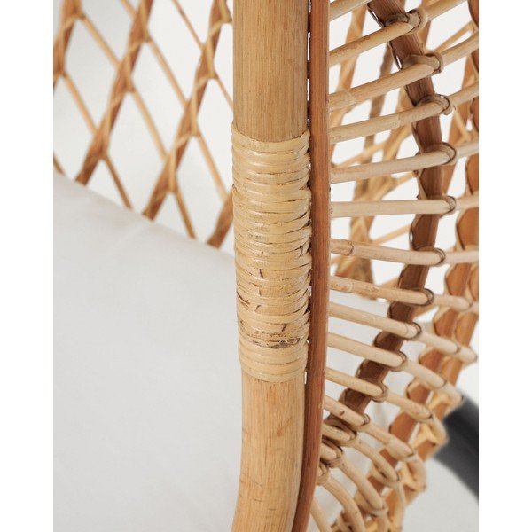 Dabīga toņa rotangpalmas dārza piekaramais krēsls Ekaterina – Kave Home-image-1