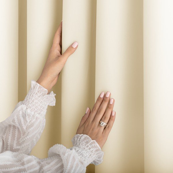 Ziloņkaula krāsas daļēji gaismu necaurlaidīgs aizkars 140x270 cm Carli – Restilo-image-2