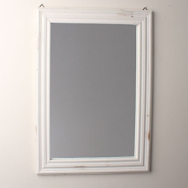 Spogulis baltā koka rāmī, 56 x 76 cm