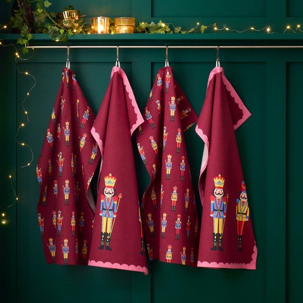 Kokvilnas trauku dvieļi (4 gab.) ar Ziemassvētku motīvu 70x50 cm Christmas Nutcracker – Catherine Lansfield-image-1