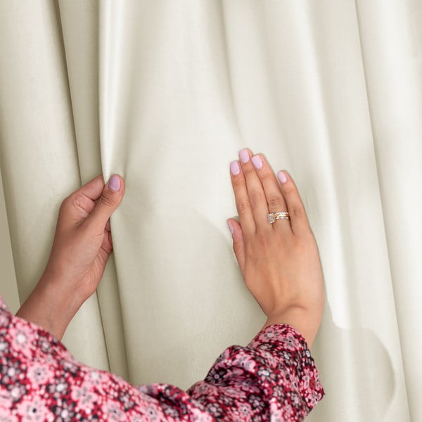 Krēmkrāsas samta daļēji gaismu necaurlaidīgs aizkars 140x245 cm Pleat – Restilo-image-4