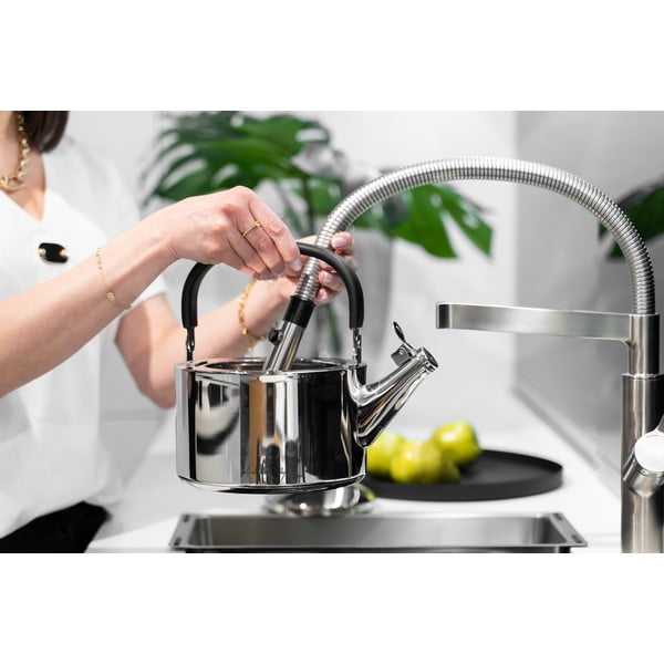 Spīdīga nerūsējošā tērauda tējkanna ar svilpi Vialli Design Diamante, 1,5 l-image-3