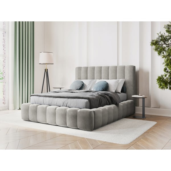 Gaiši pelēka mīksta divvietīga gulta ar uzglabāšanas vietu un režģi 180x200 cm Kelp – Micadoni Home-image-1