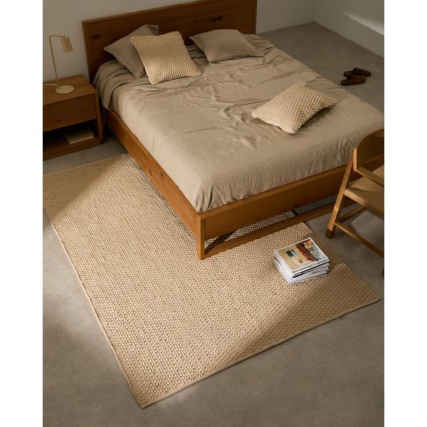 Krēmkrāsas ar rokām darināts paklājs no kokvilnas maisījuma 160x230 cm Mascarell – Kave Home-image-2