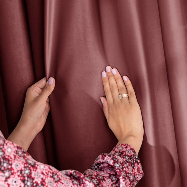 Rozā samta daļēji gaismu necaurlaidīgs aizkars 140x245 cm Eyelets – Restilo-image-3