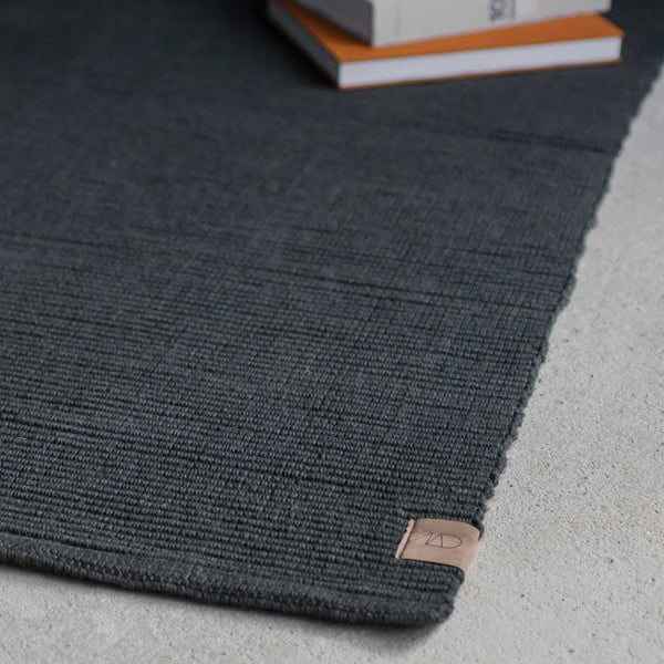 Tumši pelēks džutas paklājs 140x200 cm Ribbon – Mette Ditmer Denmark-image-3