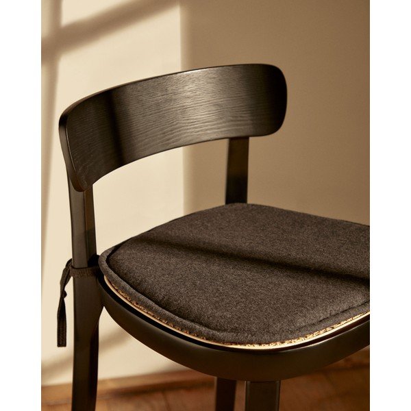 Mikrošķiedras sēdekļa spilvens 43x43 cm Romane – Kave Home-image-1