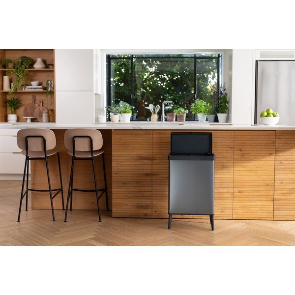 Zila ar pieskārienu atverama atkritumu tvertne no pārstrādātas plastmasas 54 l Verto High – Curver-image-3