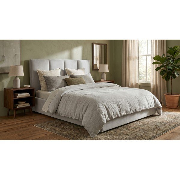 Gaiši pelēka samta divguļamā gulta Mazzini Beds Juniper, 160 x 200 cm-image-1