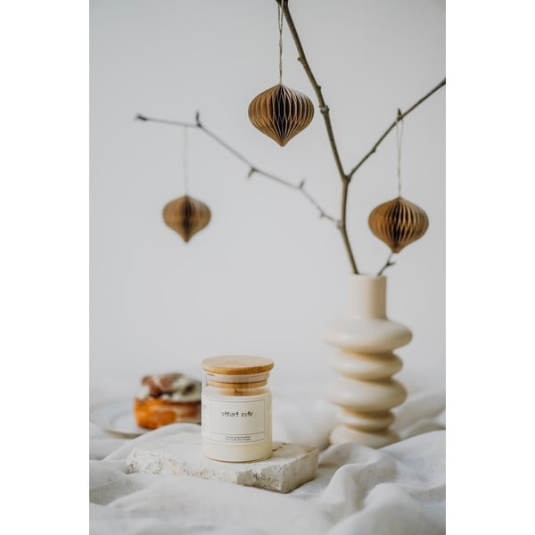 Aromātiskā sojas vaska svece degšanas laiks 40 h #73 Pumpkin Cream – Perfumed Prague-image-2