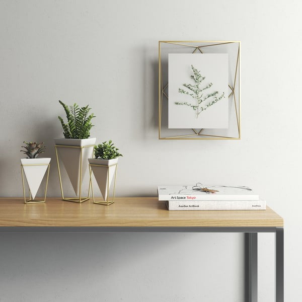 Zelta krāsas metāla stāvošs/piekarināms foto rāmis 25x30 cm Prisma – Umbra-image-4