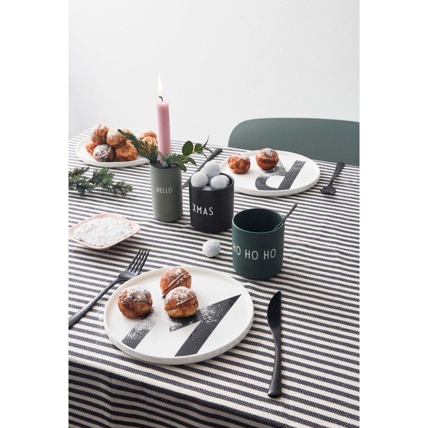 Melna porcelāna krūze Design Letters Favourite Xmas-image-3