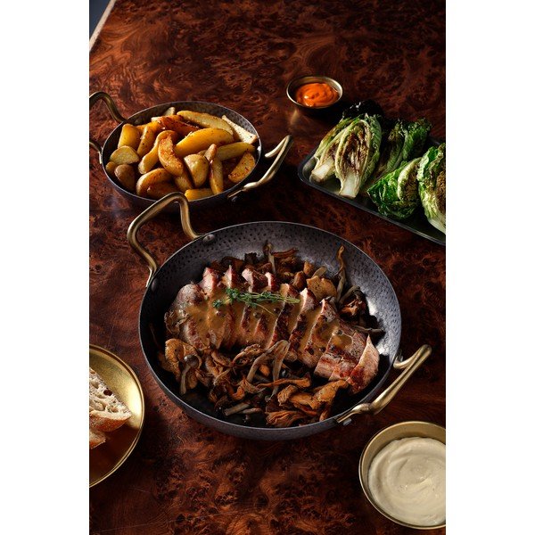 Sudraba krāsas servēšanas metāla šķīvis ø 24 cm Serve – BonBistro-image-1