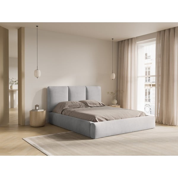 Gaiši pelēka polsterēta divvietīga gulta ar veļas kasti un redelēm 180x200 cm Brody – Mazzini Beds-image-2