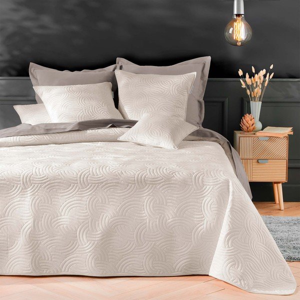 Krēmkrāsas samta gultas pārklāja un spilvendrānas komplekts 220x240 cm Solange – douceur d'intérieur-image-1