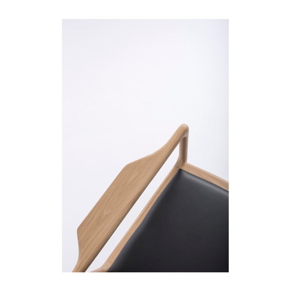 Krēsls ar masīvkoka konstrukciju un melnas bifeļu ādas sēdekli Gazzda Dedo-image-4