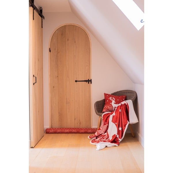 Sarkans pleds no vilnas ar Ziemassvētku motīvu Sherpa 130x150 cm – Tiseco Home Studio-image-2